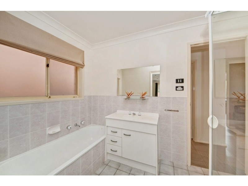 48 Mina Wylie Crescent, Gordon ACT 2906