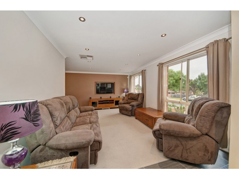 48 Mina Wylie Crescent, Gordon ACT 2906