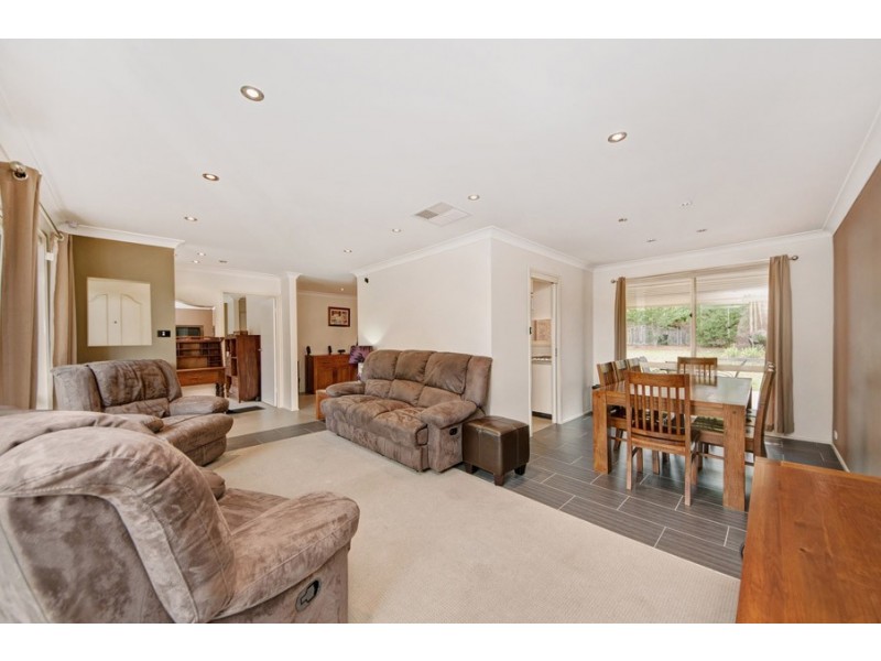 48 Mina Wylie Crescent, Gordon ACT 2906