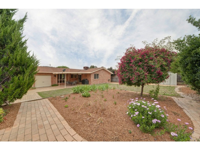 48 Mina Wylie Crescent, Gordon ACT 2906