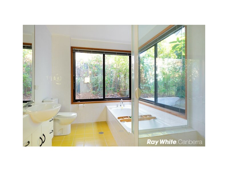 126 Eggleston Crescent, Chifley ACT 2606