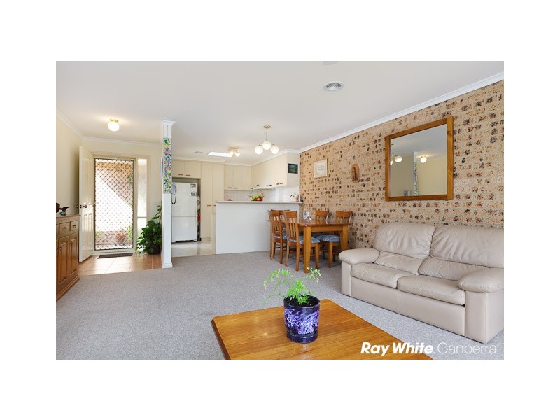 1/17 Southwell Place, Queanbeyan NSW 2620