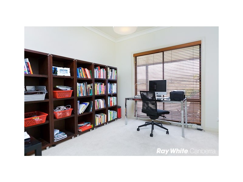 95 Cooke Drive, Googong NSW 2620