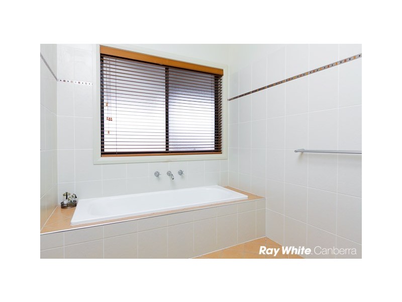 95 Cooke Drive, Googong NSW 2620