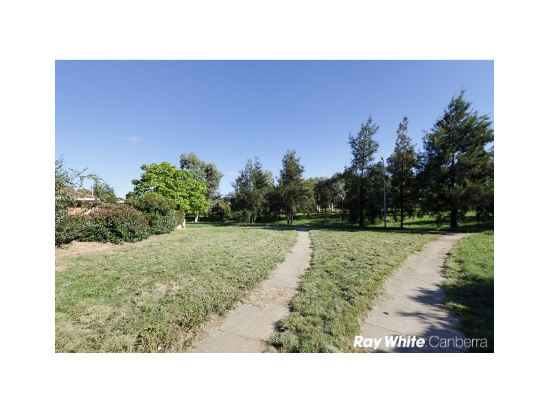 7  Braddon Place, Conder ACT 2906
