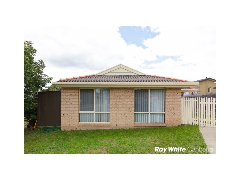 11 Wheelwright Crescent, Banks ACT 2906