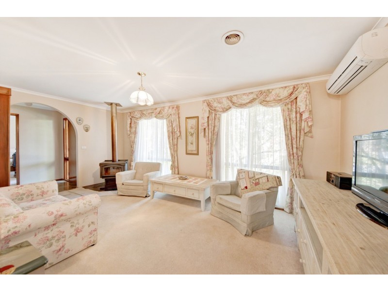 33 Bastow Circuit, Banks ACT 2906
