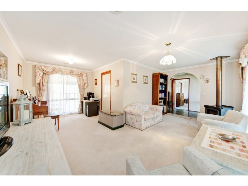 33 Bastow Circuit, Banks ACT 2906