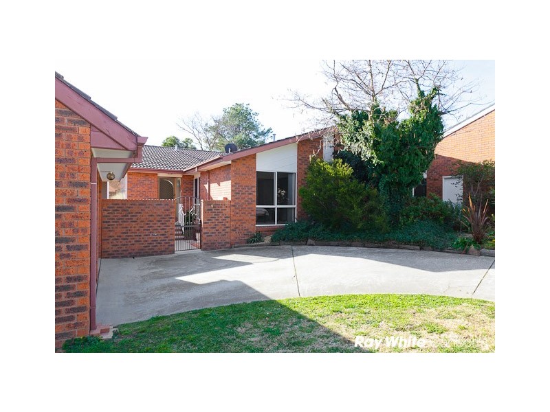 8 Edney Place, Isaacs ACT 2607