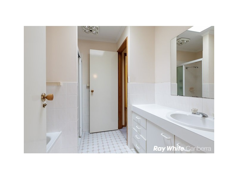 7 Robin Place, Gordon ACT 2906