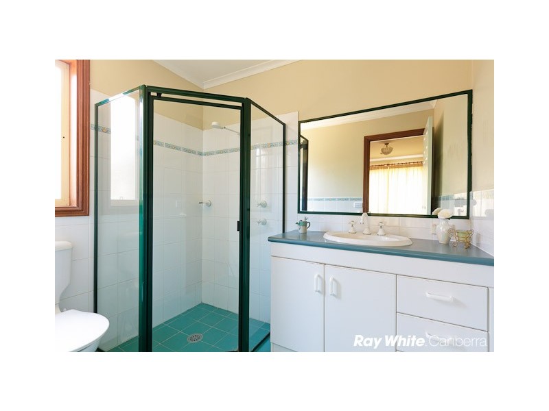 6 Hall Place, Banks ACT 2906