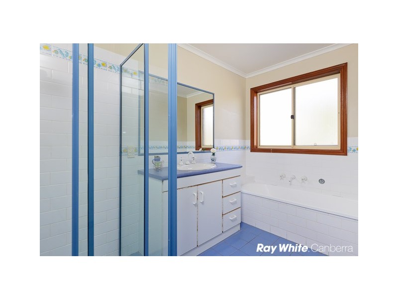 6 Hall Place, Banks ACT 2906