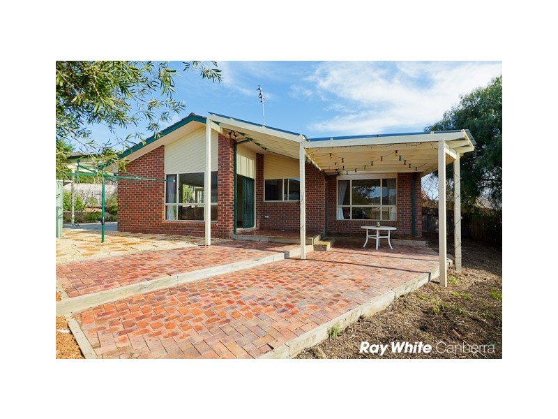 6 Hall Place, Banks ACT 2906