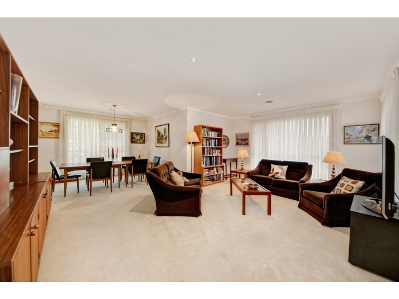 6 Gaylard Place, Gordon ACT 2906