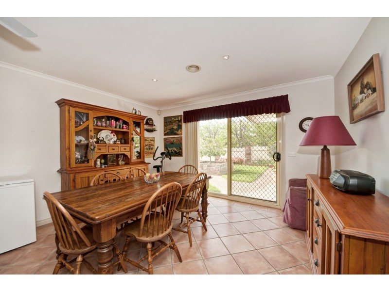 6 Gaylard Place, Gordon ACT 2906