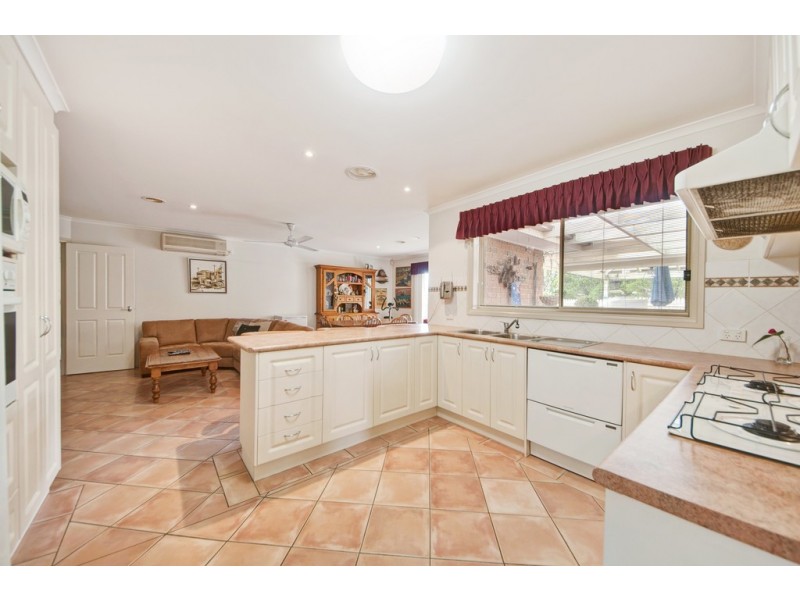 6 Gaylard Place, Gordon ACT 2906