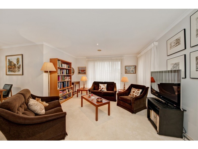 6 Gaylard Place, Gordon ACT 2906