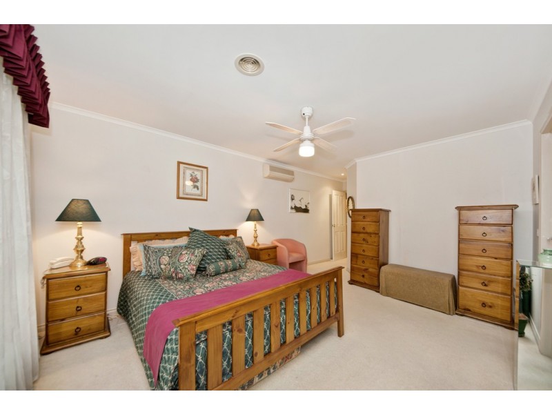 6 Gaylard Place, Gordon ACT 2906