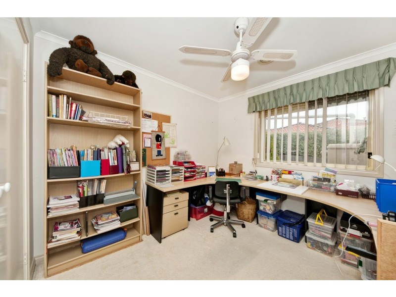 6 Gaylard Place, Gordon ACT 2906