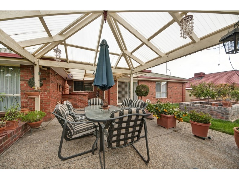 6 Gaylard Place, Gordon ACT 2906