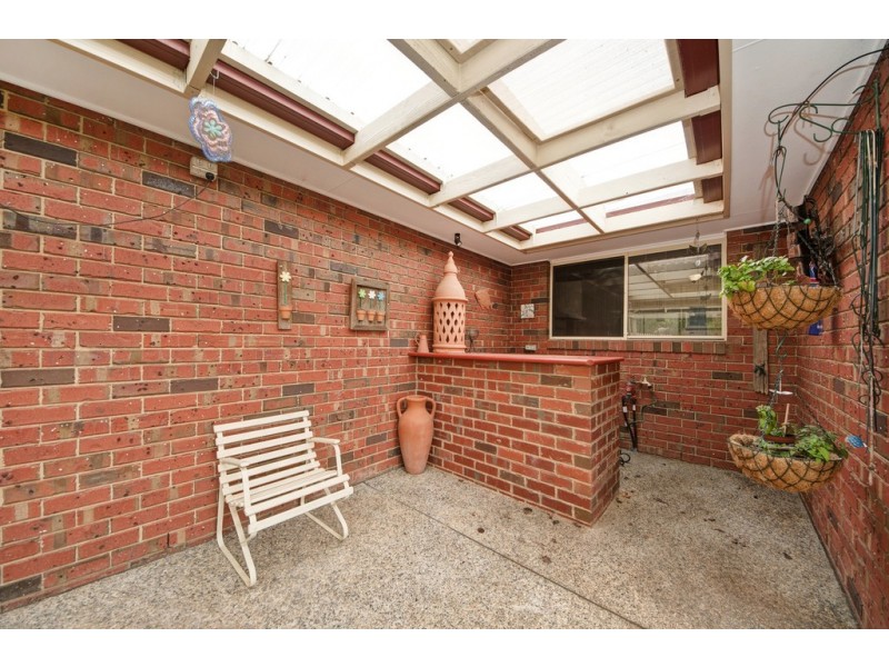 6 Gaylard Place, Gordon ACT 2906