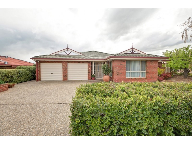 6 Gaylard Place, Gordon ACT 2906