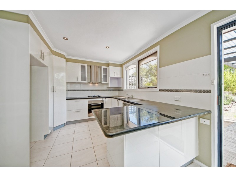 12 Mcleod Place, Kambah ACT 2902