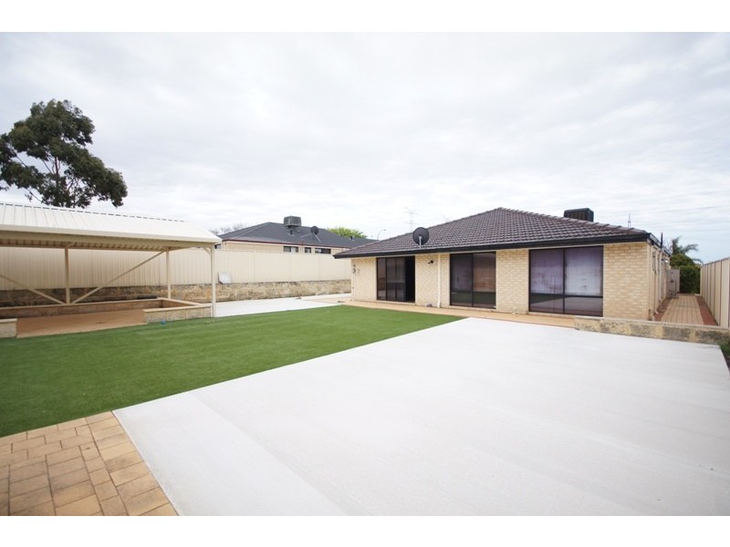 7 Breaden Pass, Success WA 6164