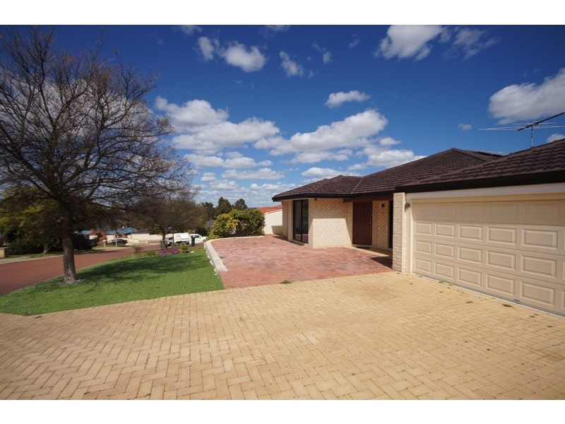 7 Breaden Pass, Success WA 6164