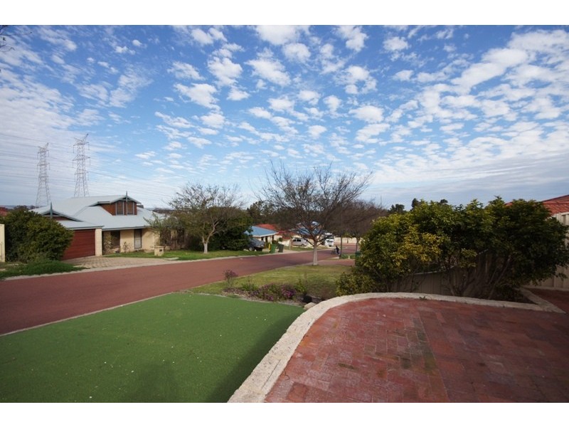 7 Breaden Pass, Success WA 6164