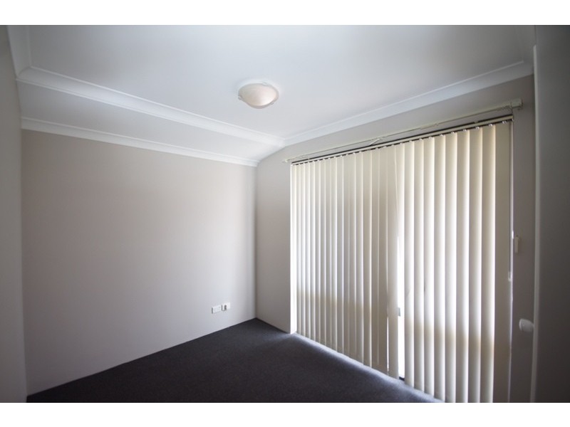 7 Breaden Pass, Success WA 6164