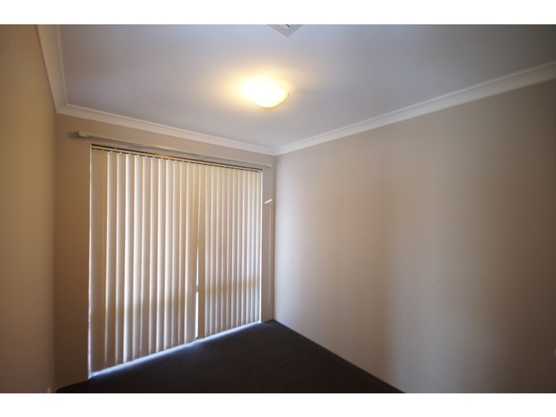 7 Breaden Pass, Success WA 6164