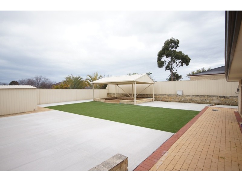 7 Breaden Pass, Success WA 6164