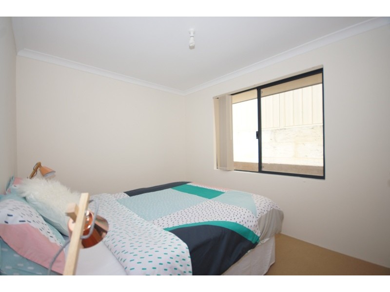 4 Heyford Pde, Bertram WA 6167