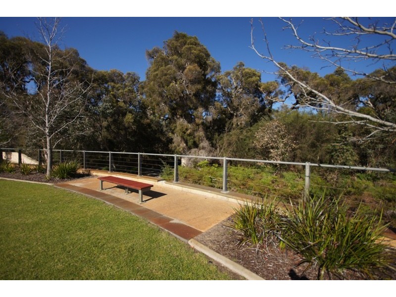 4 Heyford Pde, Bertram WA 6167