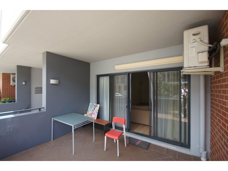 23/2 Stockton Bend, Cockburn Central WA 6164