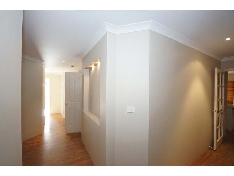 10 Charnley Bend, Success WA 6164