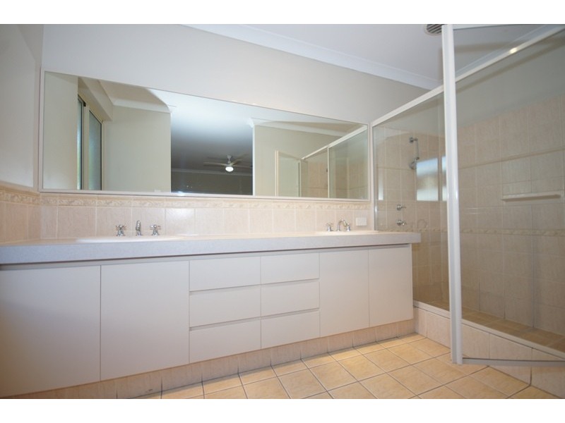 10 Charnley Bend, Success WA 6164