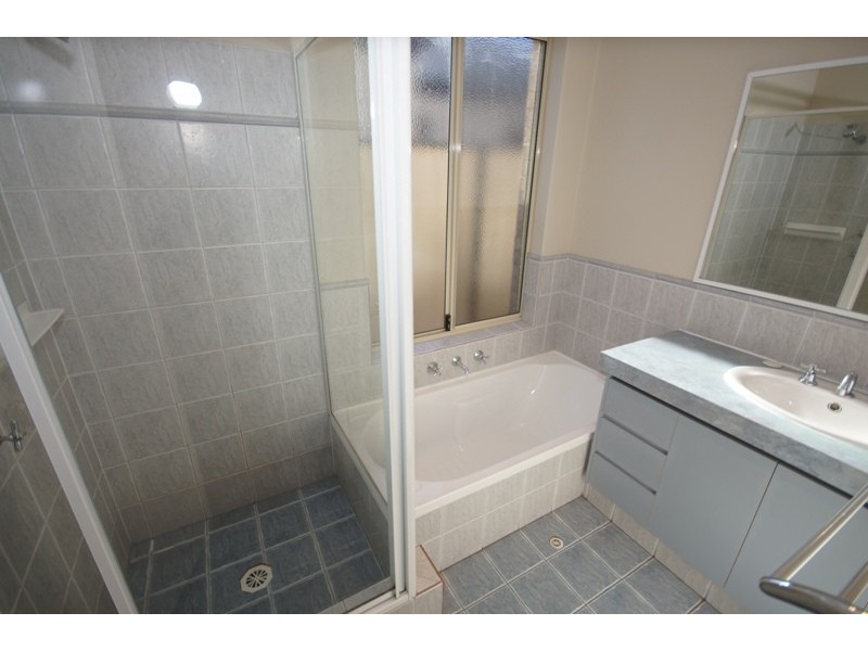 10 Charnley Bend, Success WA 6164