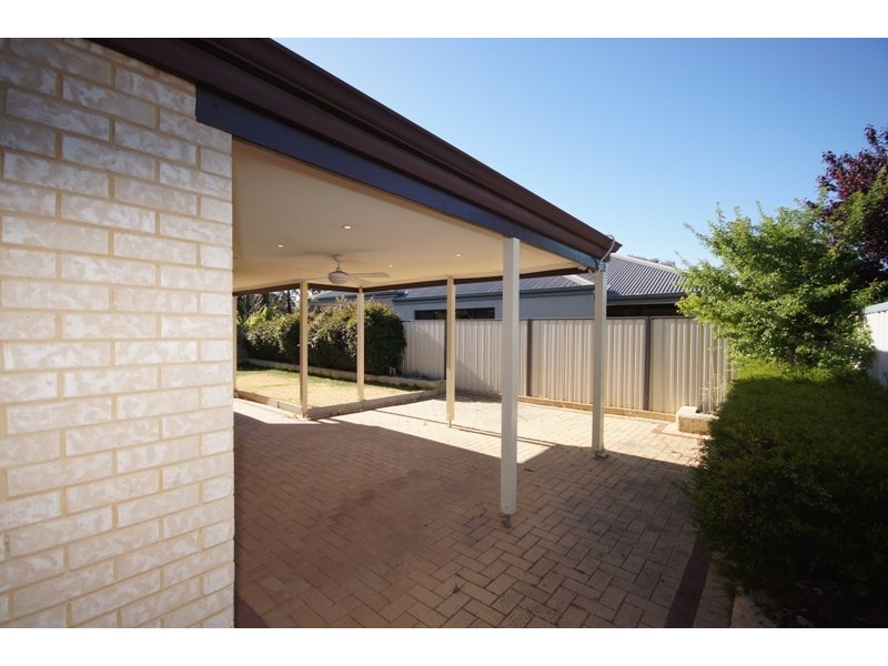 10 Charnley Bend, Success WA 6164