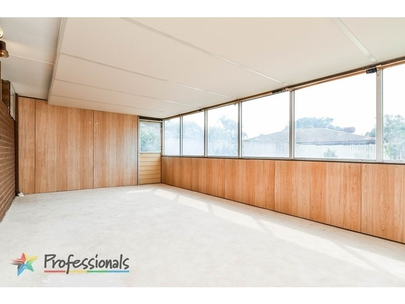 8 Ravenslea Drive, Parkwood WA 6147