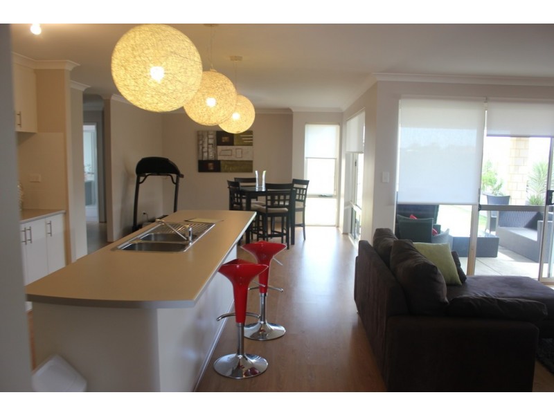 9 WEYMOUTH ROAD, Aubin Grove WA 6164