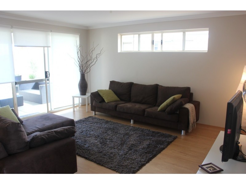 9 WEYMOUTH ROAD, Aubin Grove WA 6164