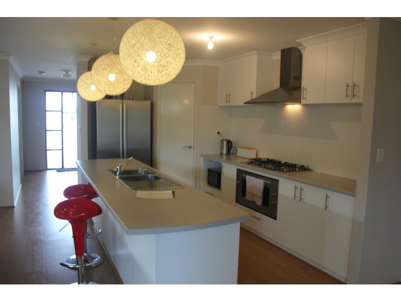 9 WEYMOUTH ROAD, Aubin Grove WA 6164