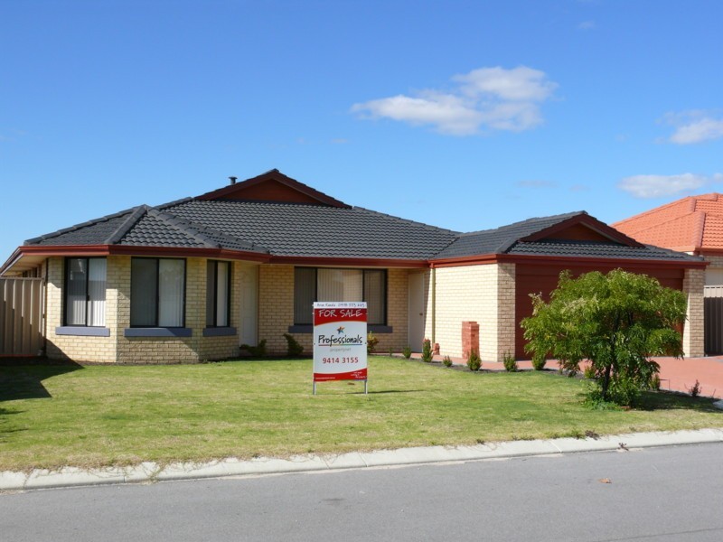 19 Charnley Bend, Success WA 6164