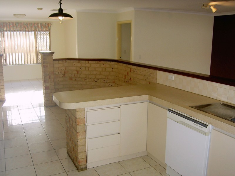 17 Mapstone Gardens Room A, Murdoch WA 6150