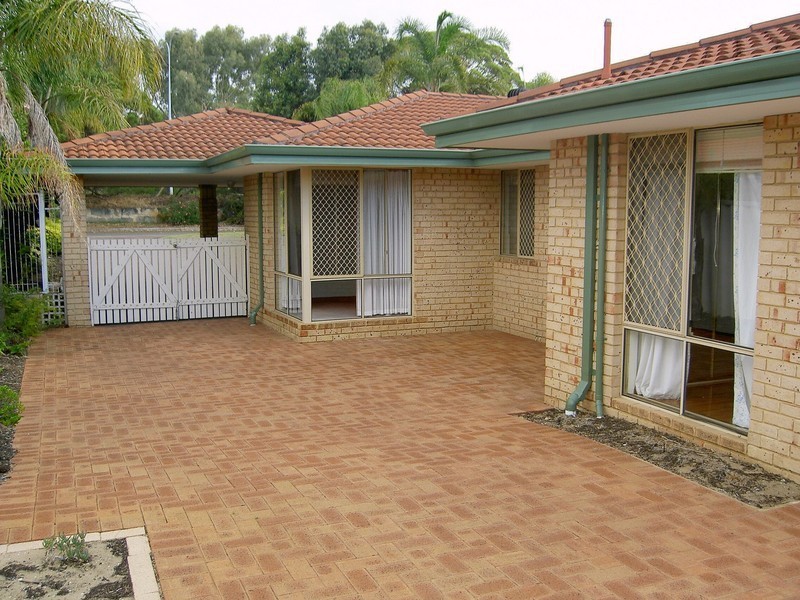 17 Mapstone Gardens Room A, Murdoch WA 6150