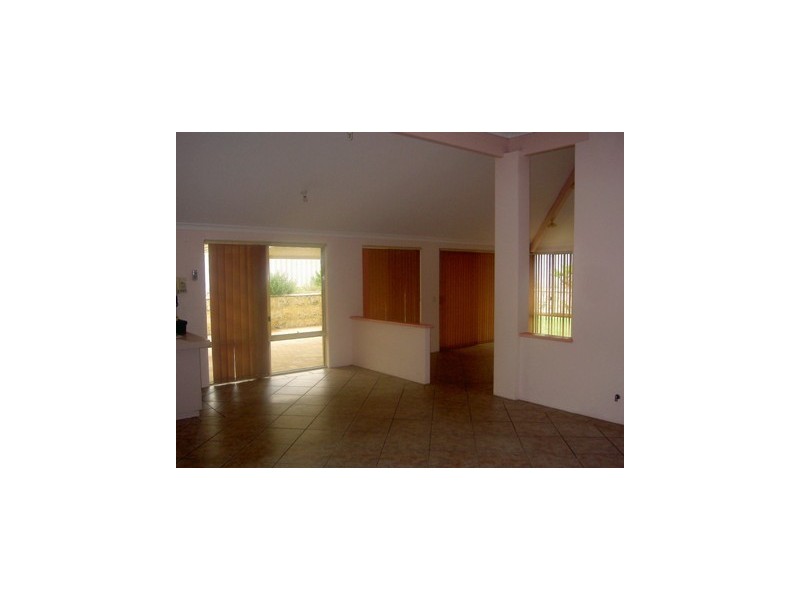 21 Dundee Street, Leeming WA 6149