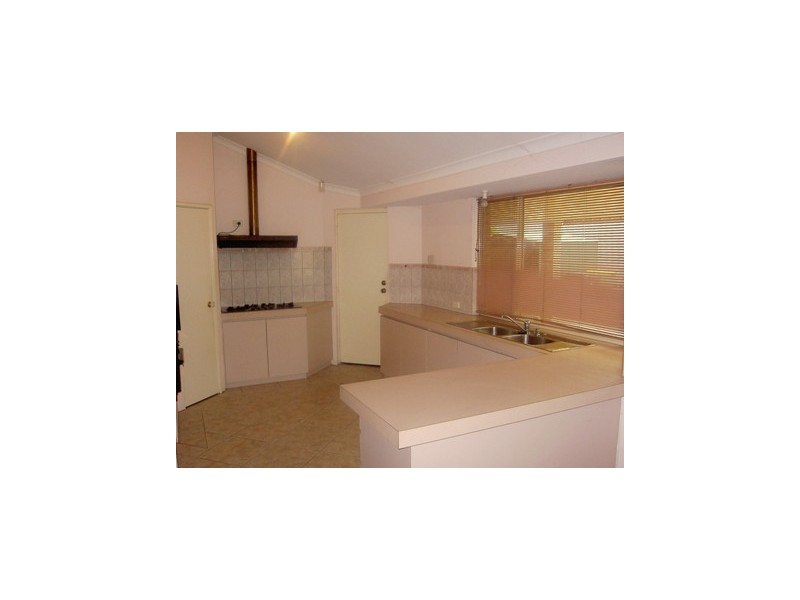 21 Dundee Street, Leeming WA 6149