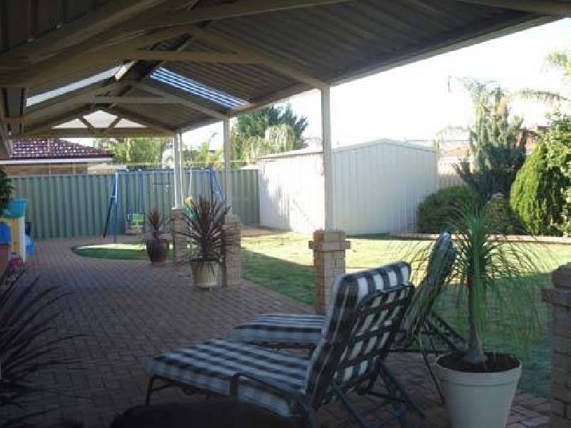 28 Carlhausen Close, Atwell WA 6164